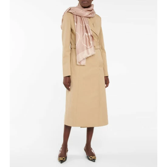 Valentino VLOGO Jacquard Scarf 3 Valentino VLOGO Jacquard Scarf