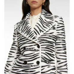 Valentino Embellished Wool And Cashmere Coat 9 Valentino Embellished Wool And Cashmere Coat -Deals Valentino Store unnamed file 1994