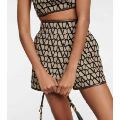 Valentino Toile Iconographe Leather-trimmed Shorts -Deals Valentino Store unnamed file 486